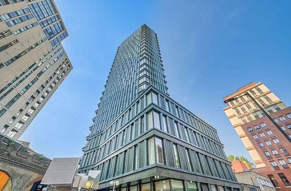 Flat Newington Causeway in London