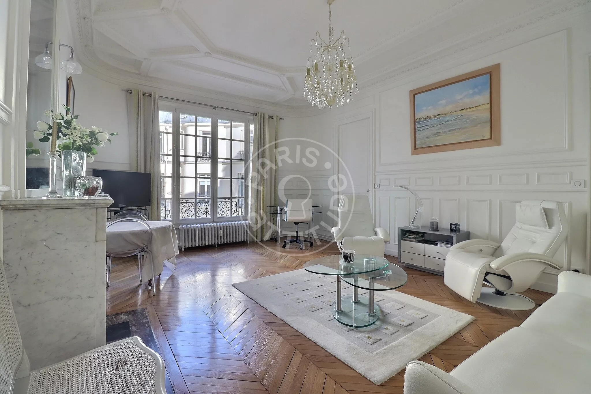 Flat Rue Villaret de Joyeuse in Paris