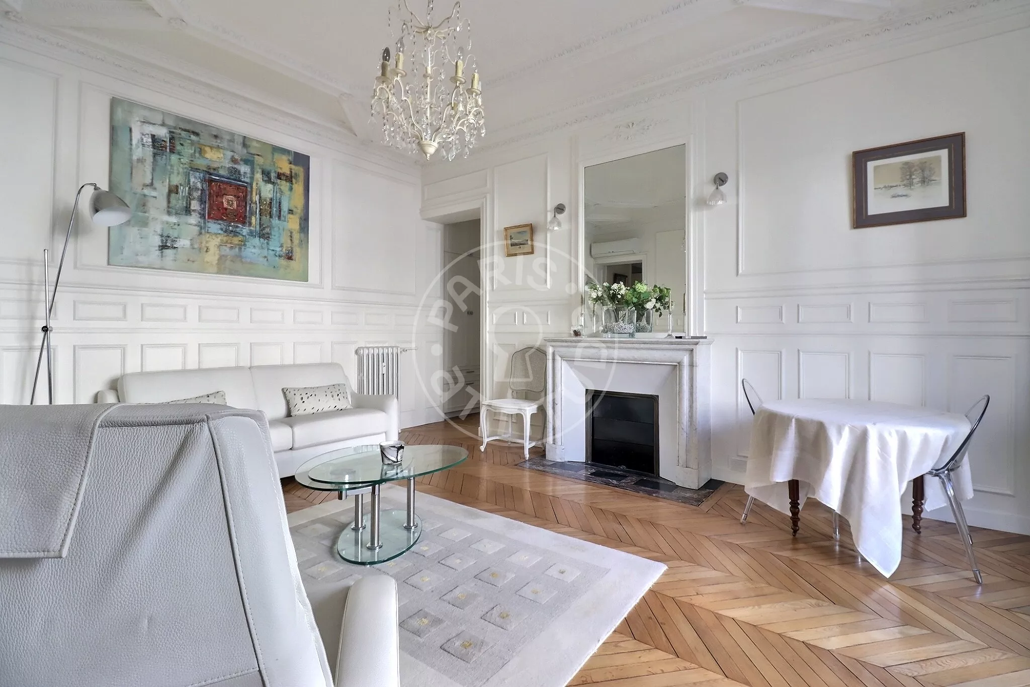 Flat Rue Villaret de Joyeuse in Paris