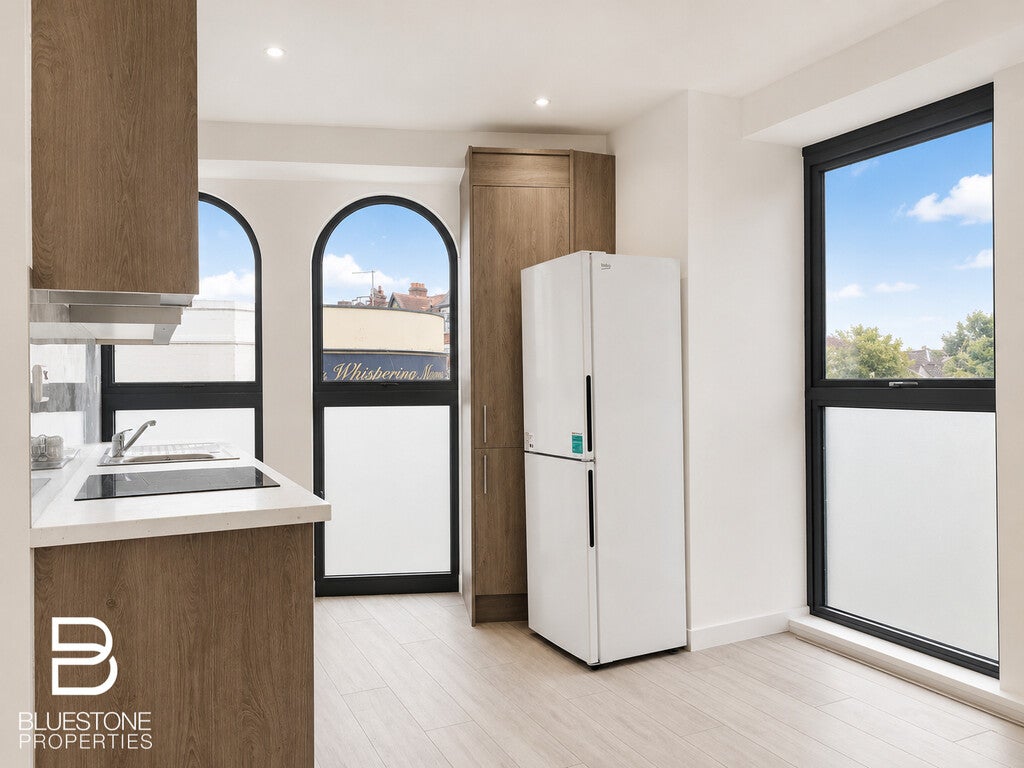 Flat Beddington Gardens in Greater London