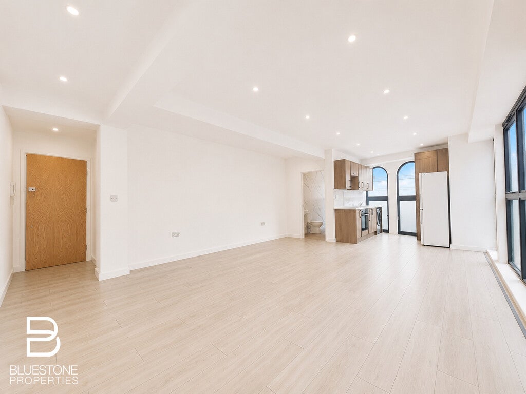 Flat Beddington Gardens in Greater London