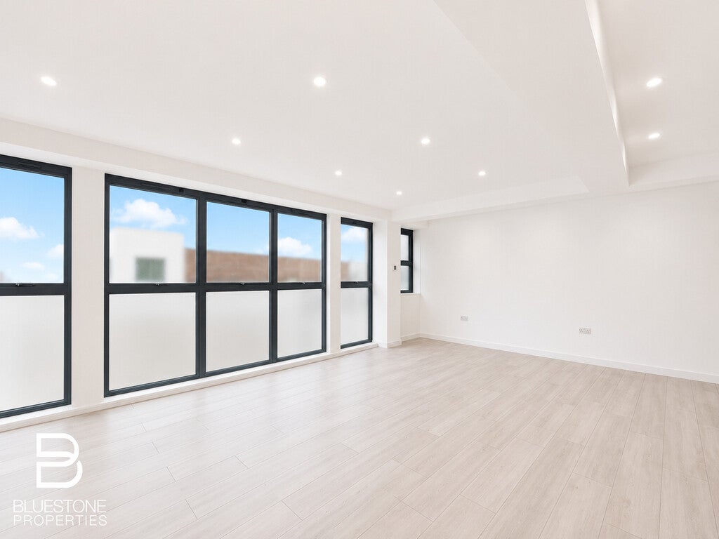 Flat Beddington Gardens in Greater London