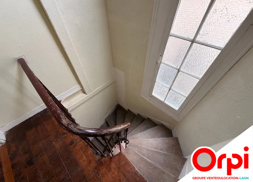 Appartement Escalier municipal à Laon
