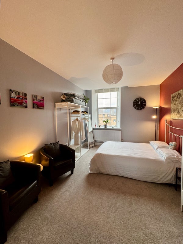 Room Manor Road in Bristol