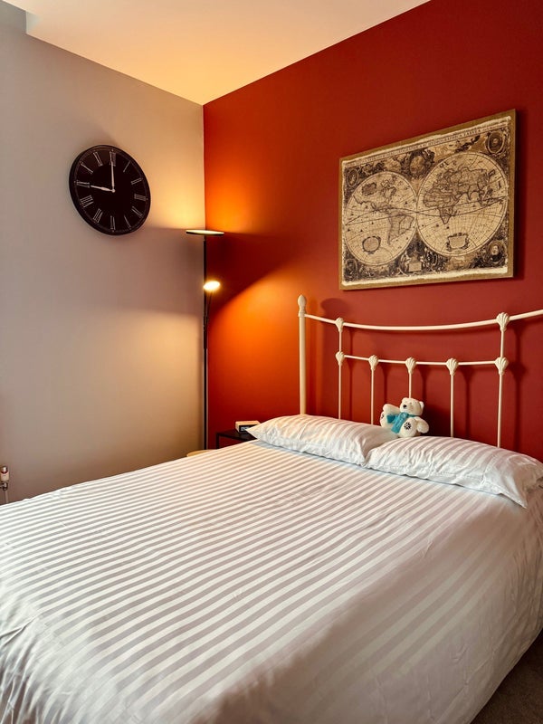 Room Manor Road in Bristol