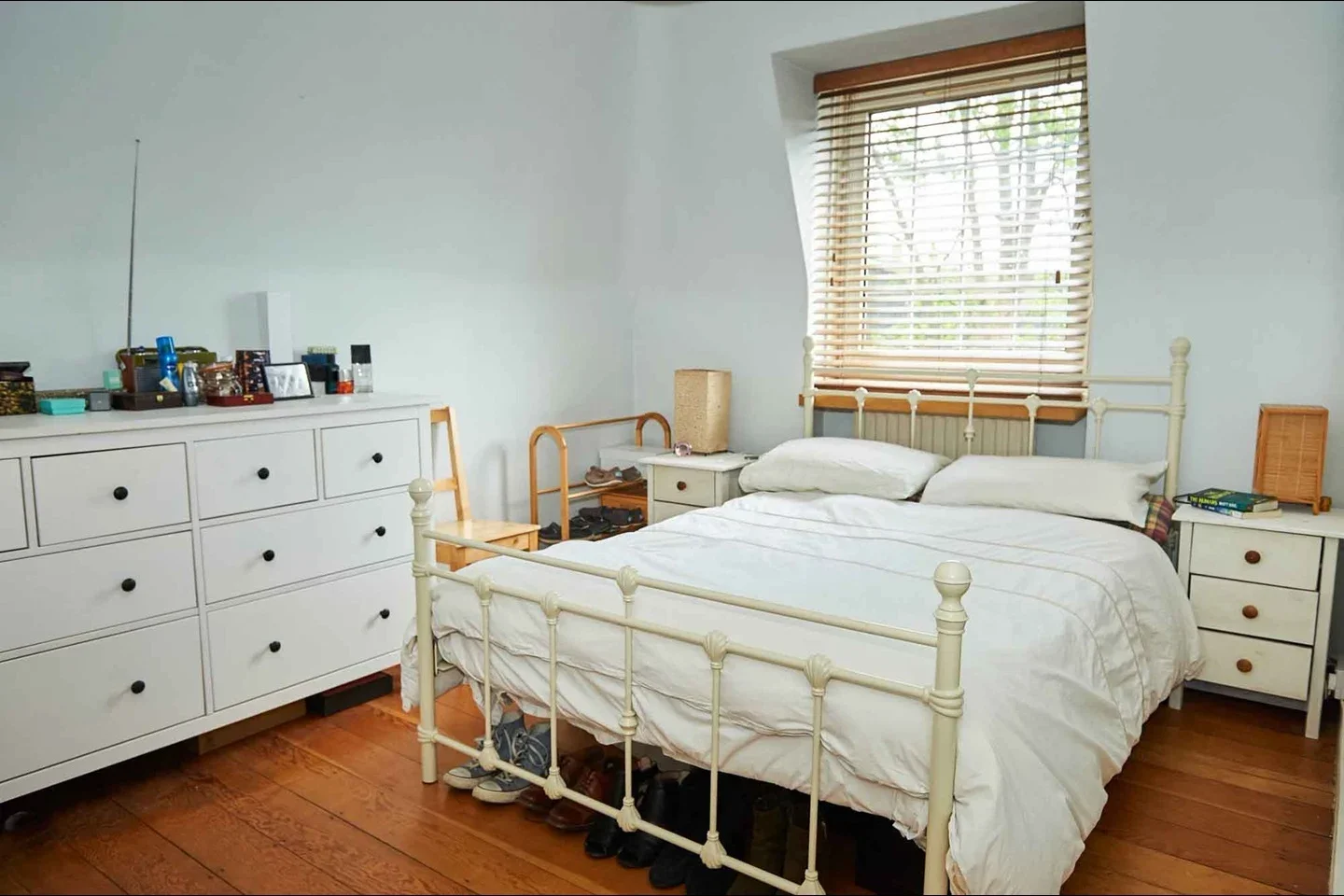 Flat Mount Earl Gardens in Greater London