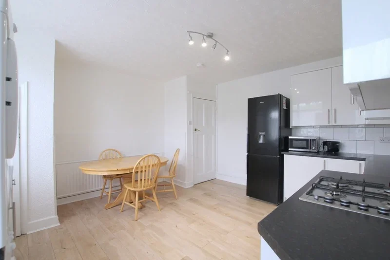 Flat Twickenham Road in Greater London