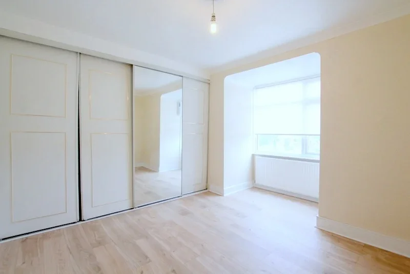 Flat Twickenham Road in Greater London