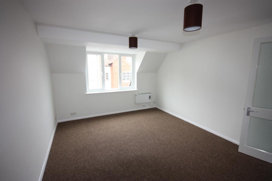 Flat The Mount in Guildford