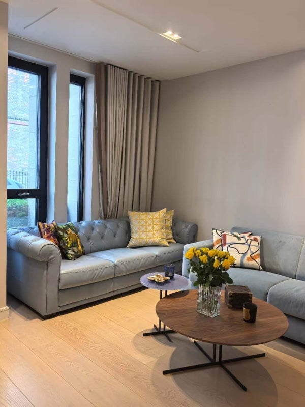 Room Portugal Street in City of Westminster