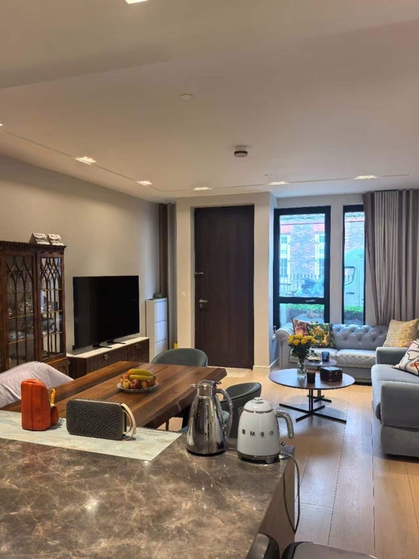 Room Portugal Street in City of Westminster