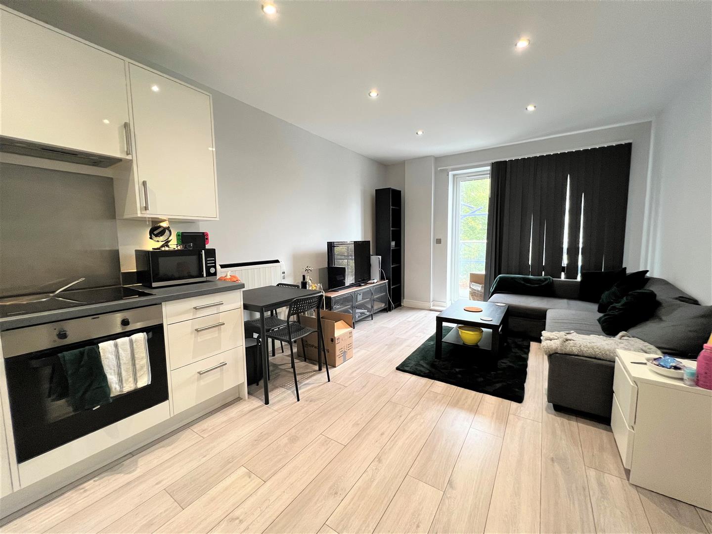 Flat Victoria Avenue in Southend-on-Sea