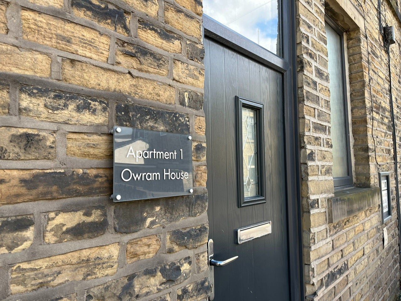 Room Clifton Road in Calderdale