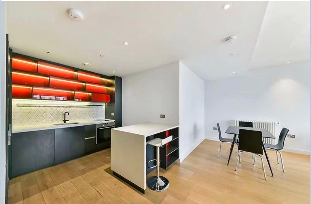 Flat Hope Street in Greater London