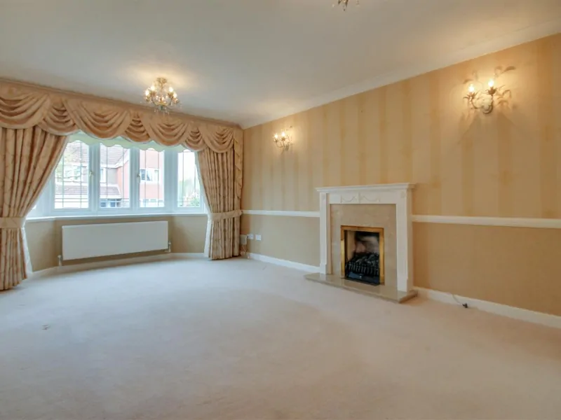 House Baylis Crescent in Mid Sussex