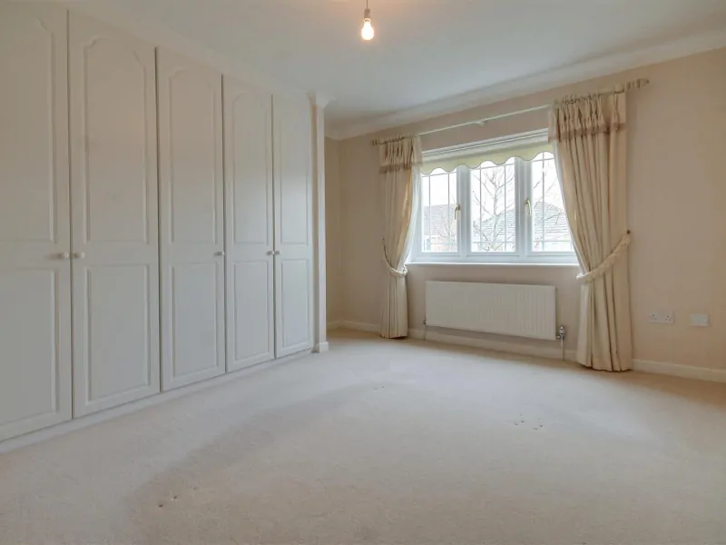 House Baylis Crescent in Mid Sussex
