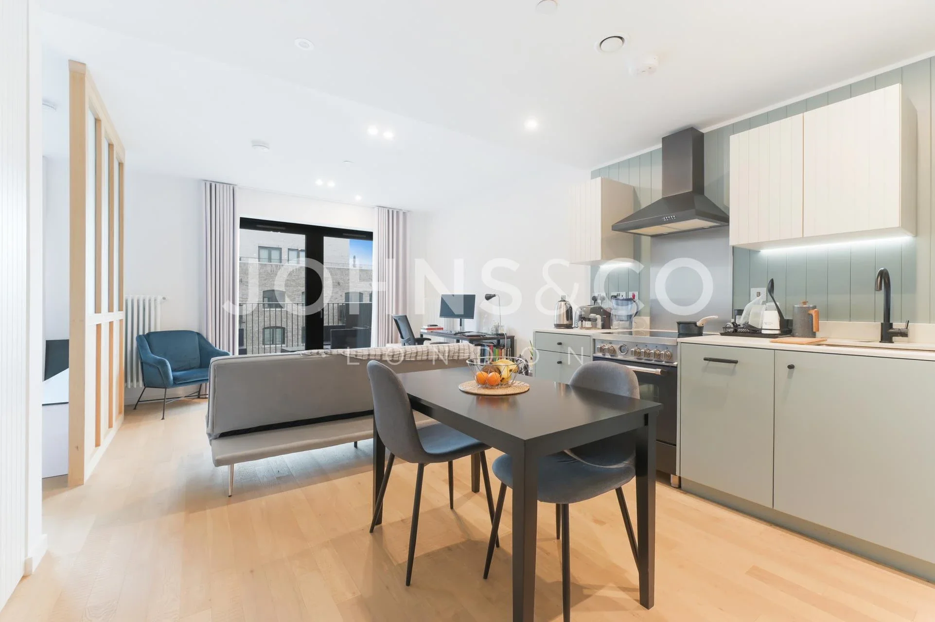 Flat Ronalds Road in Greater London