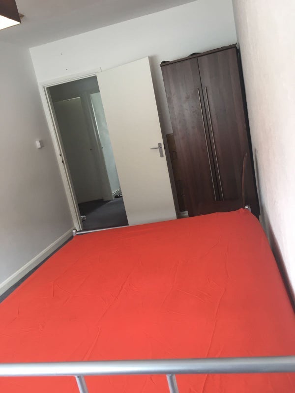 Room Newnham Road in Greater London