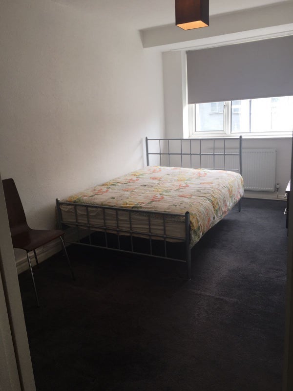 Room Newnham Road in Greater London