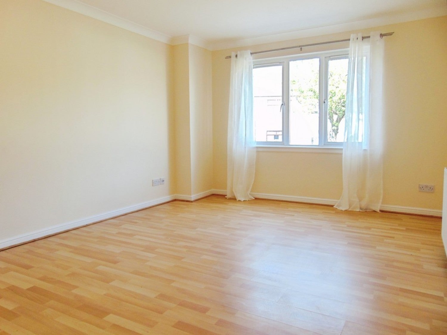 Flat Thornbridge Road in Falkirk