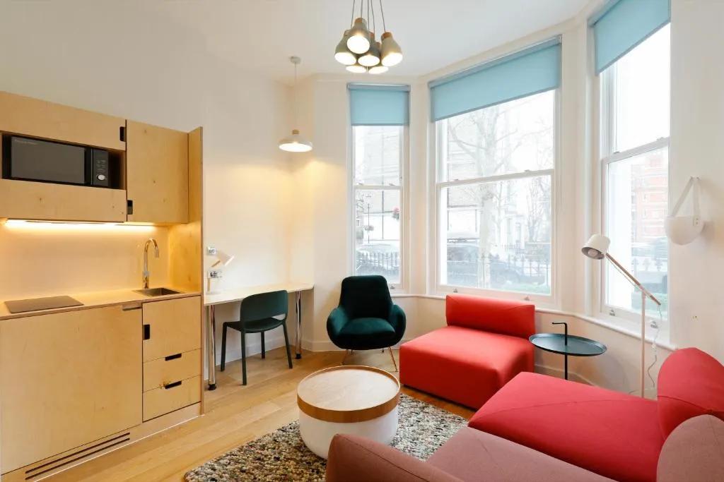 Flat Philbeach Gardens in Greater London