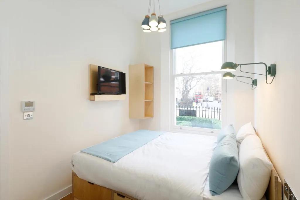 Flat Philbeach Gardens in Greater London