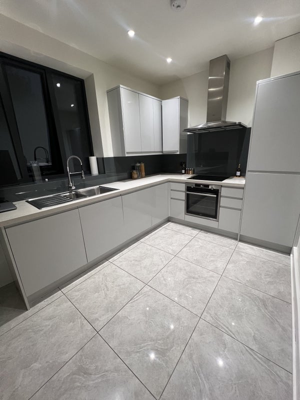 Room Minehead Road in Greater London