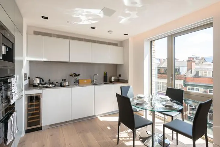 Flat Duchess Walk in Greater London
