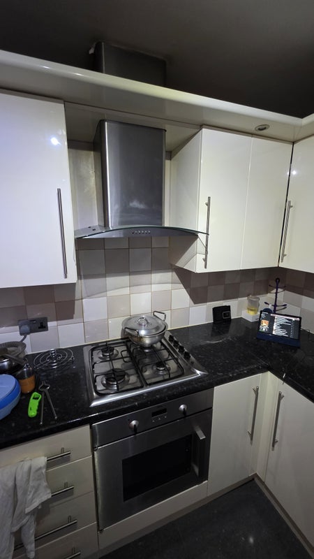 Room Stirling Road in Greater London