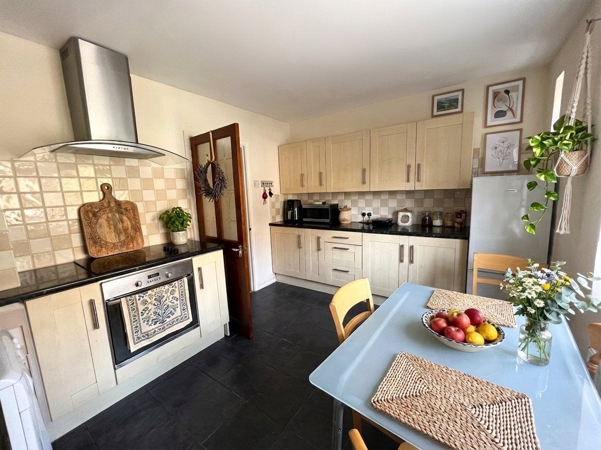Room Clapham Road Estate in Greater London