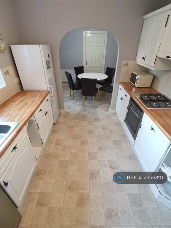 Room Squires Way in Coventry