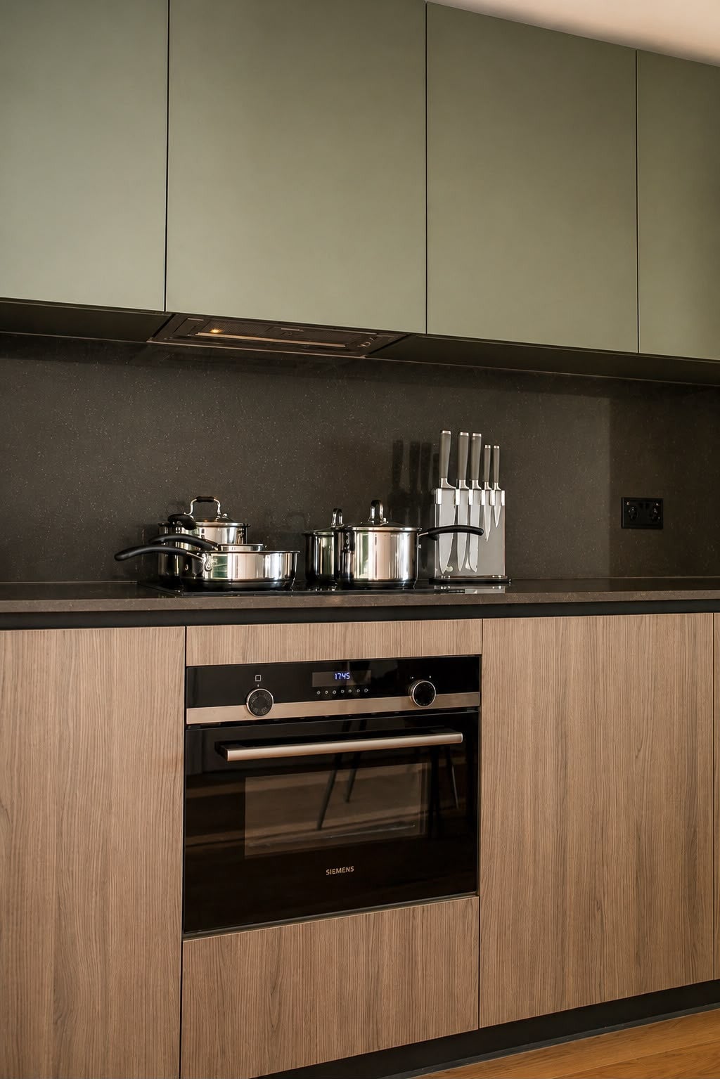 Flat Stephendale Road in Greater London