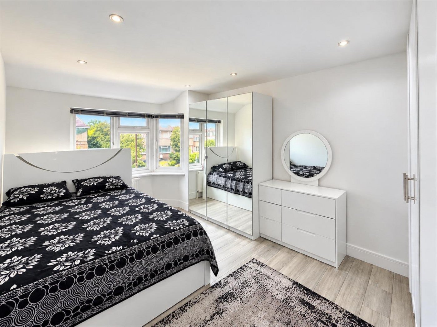 Flat Worthing Road in Greater London