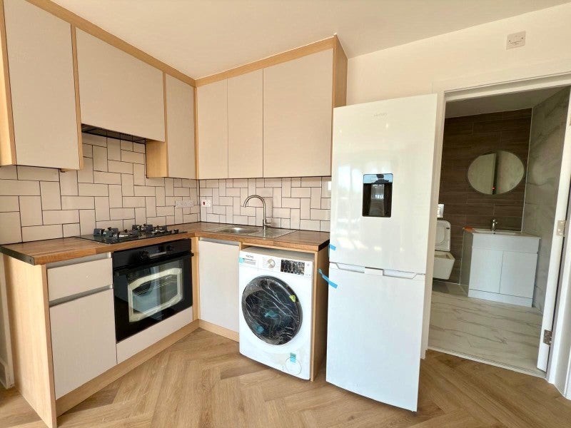 Flat London Road in Surrey Heath