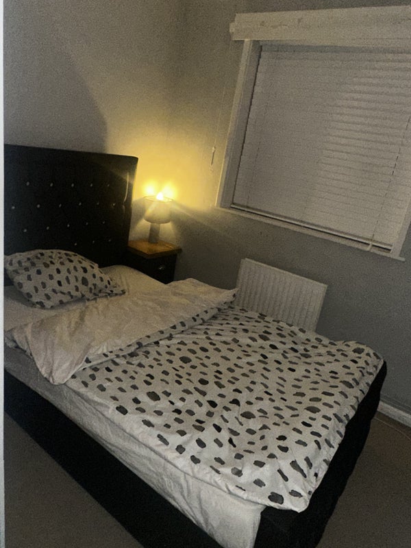 Room Keedonwood Road in Greater London