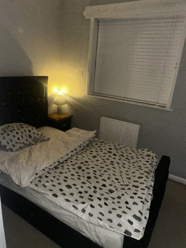 Room Keedonwood Road in Greater London