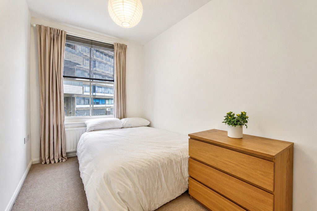 Flat Princess Street in Greater London