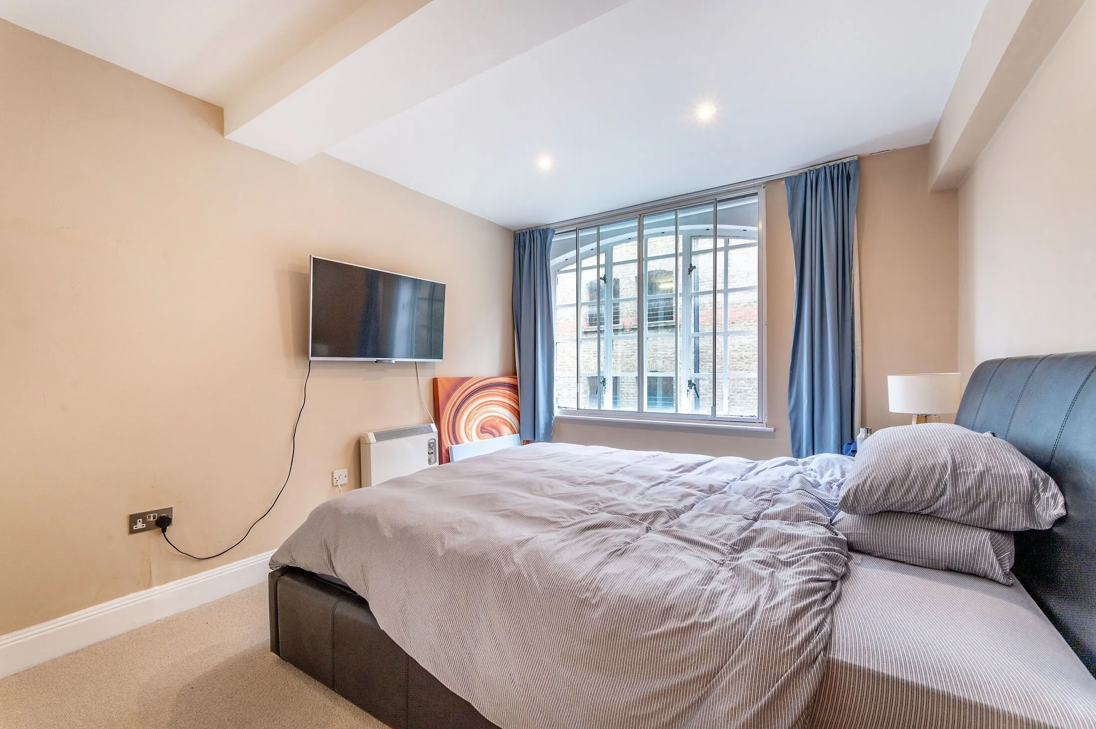 Flat Shad Thames in Greater London