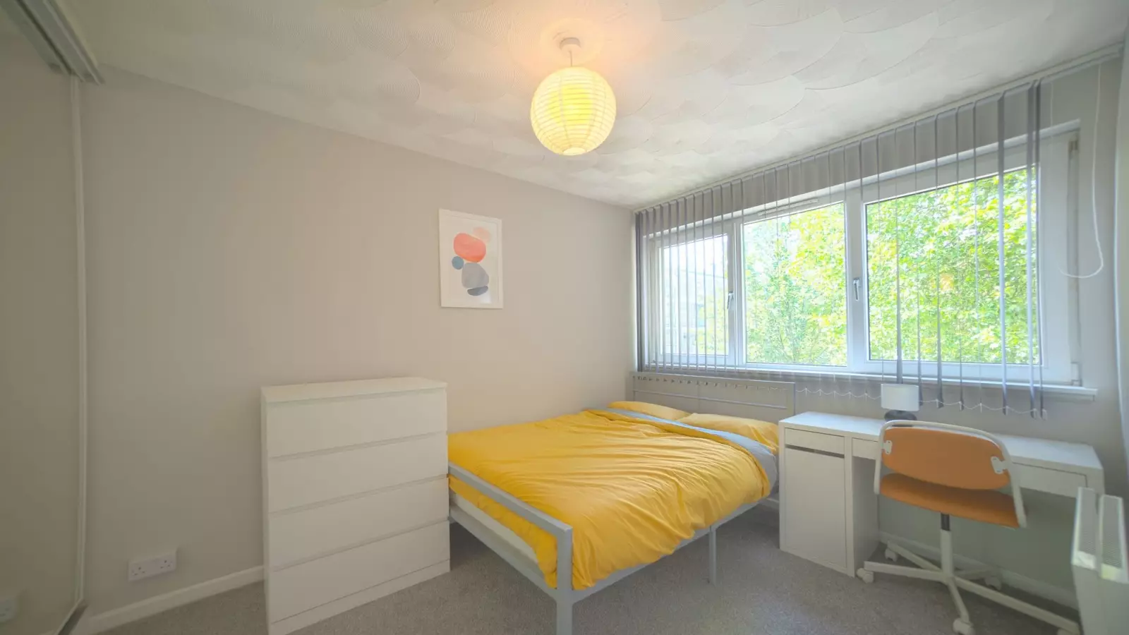 Flat Smythe Street in Greater London