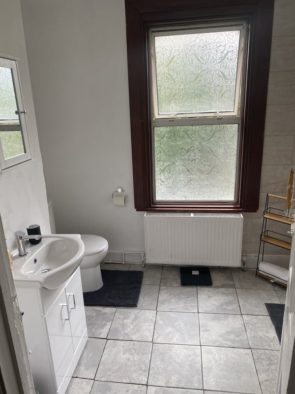 Room Reighton Road in Greater London