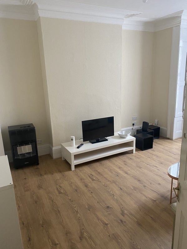 Room Reighton Road in Greater London