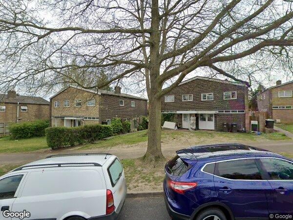 Room Woods Avenue in Welwyn Hatfield