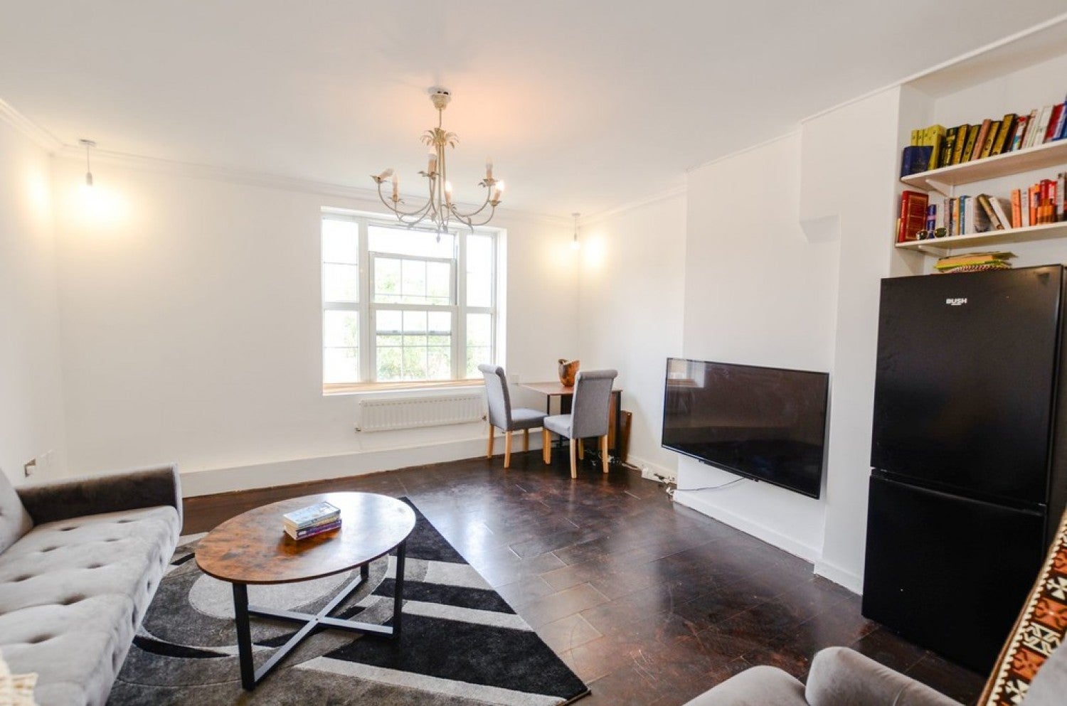Room Eversholt Street in Greater London
