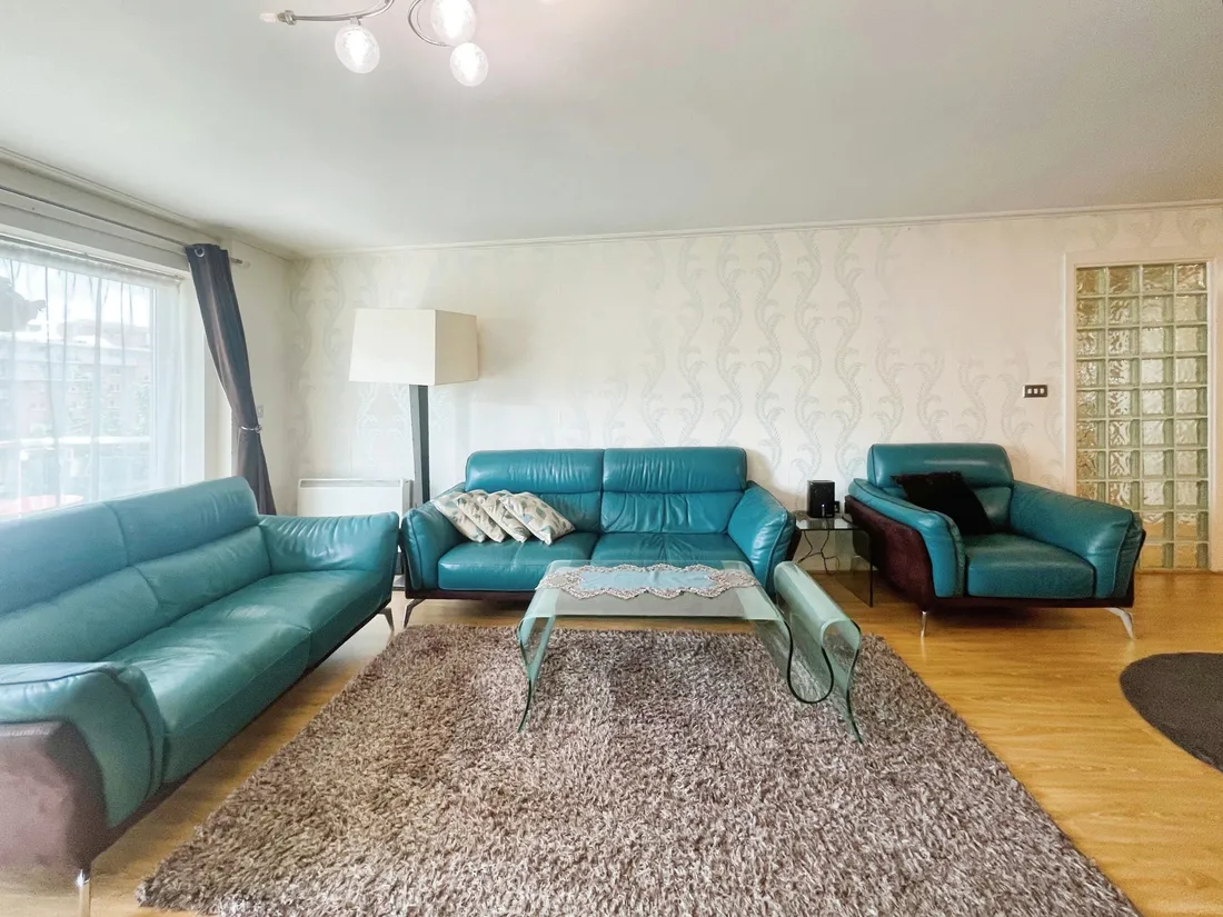 Flat Chandlery Way in Cardiff