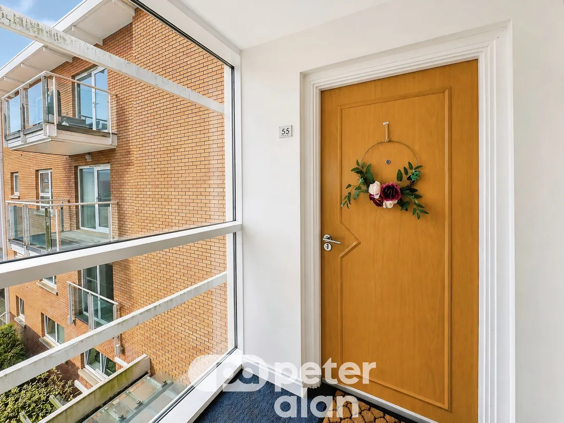 Flat Chandlery Way in Cardiff