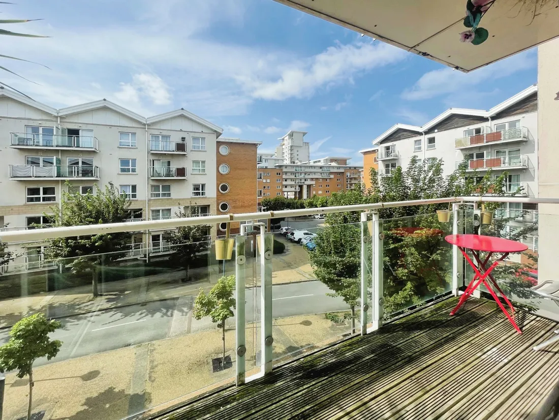Flat Chandlery Way in Cardiff