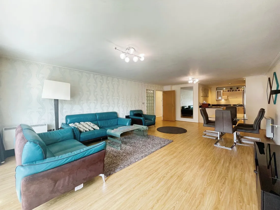 Flat Chandlery Way in Cardiff