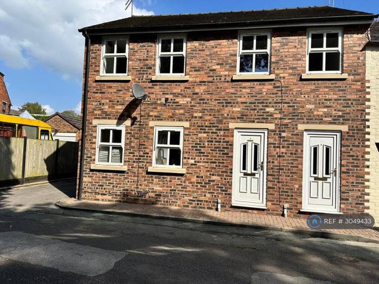 Flat Church Street in Sandbach