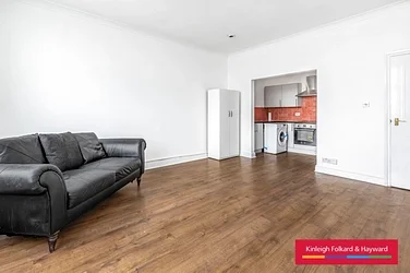 Flat Lewisham Way in Greater London