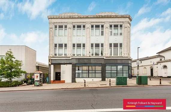 Flat Lewisham Way in Greater London